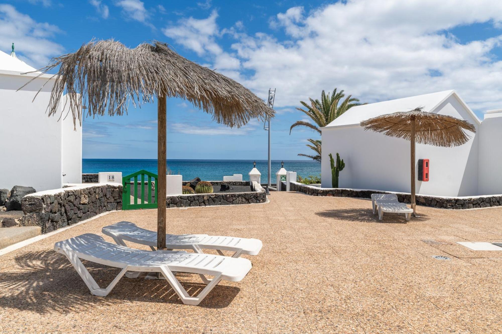 Bungalow Alma Ocean View Puerto del Carmen  Room photo